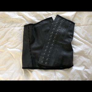 Faja (Colombian waist trainer)